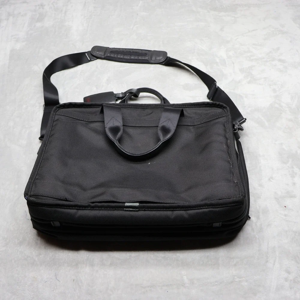 Tumi Laptop Bag Unisex One Size Black Alpha Expandable Ballistic Nylon Messenger